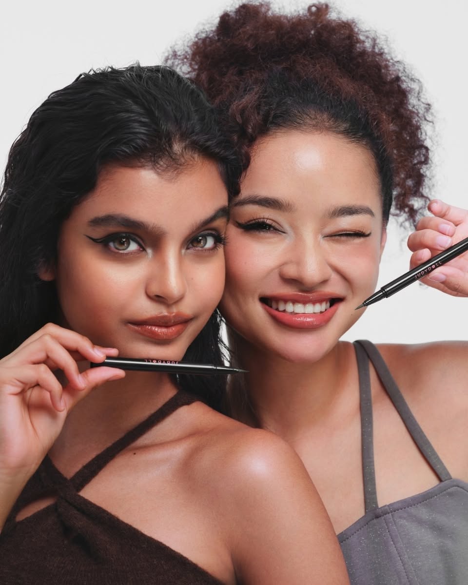 Product shot of eyeliner pens