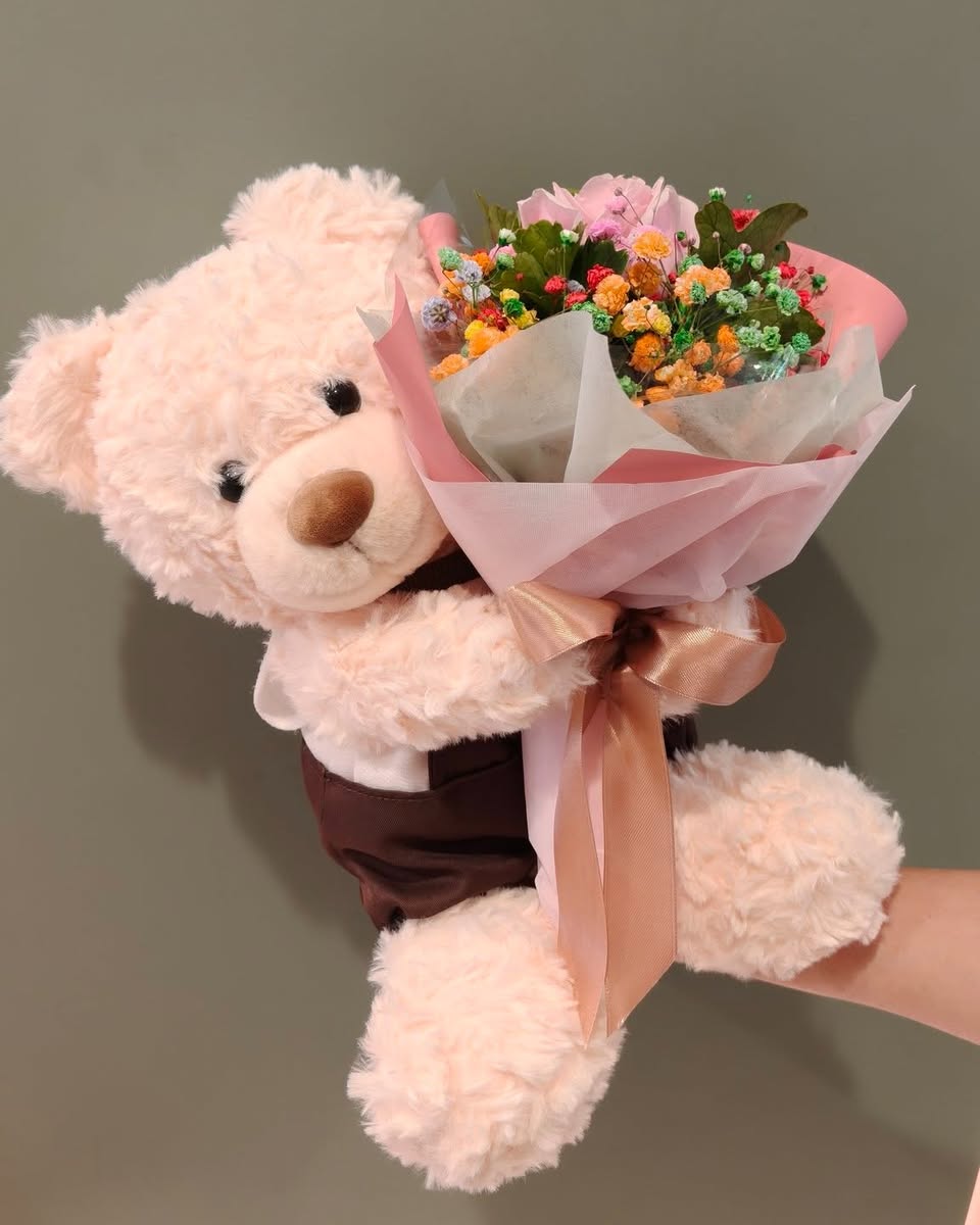 Elegant bouquet wrapping and presentation