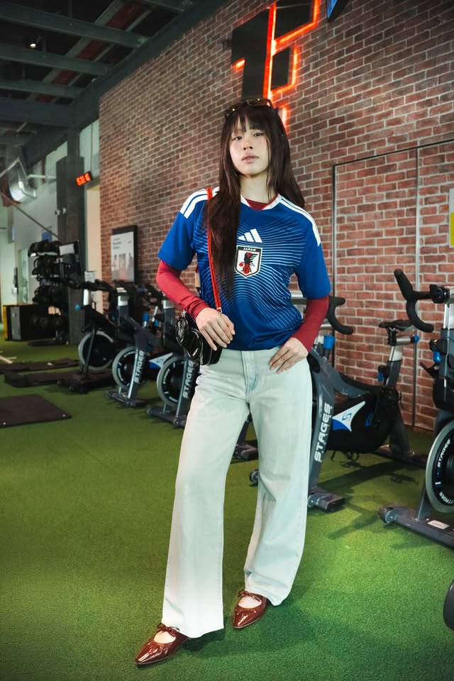 Outfit 2 with JD Sports jersey, Cara Club bottoms, Lovisa claw clip, MUET bag and prettyFIT shoes