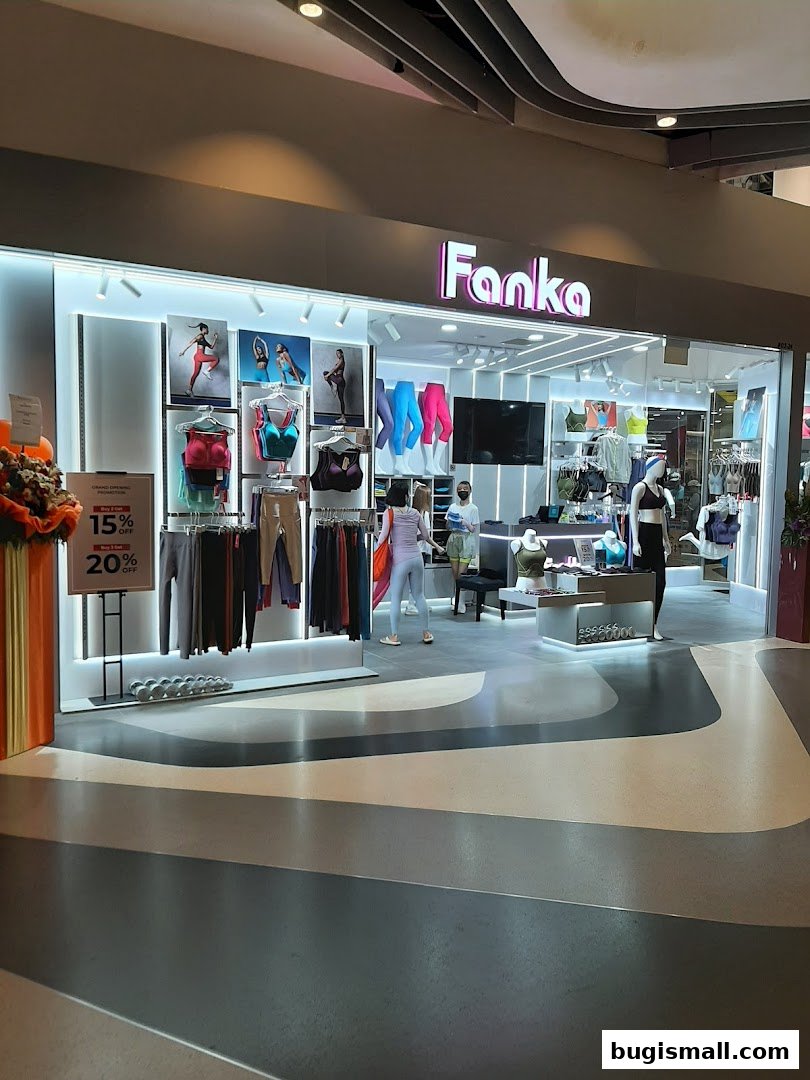 The Fanka Singapore Bugis shop front displays activewear and offers a 15% off promotion.