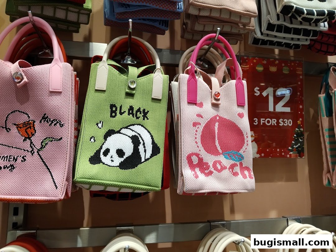 KIMOJ shop displays cute knitted bags with panda, peach, and rose designs.